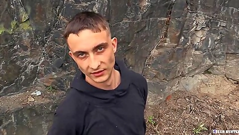 540 - Dude Enjoys His Asshole Getting Ripped