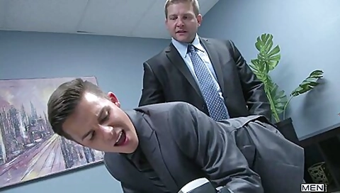 Boss Seduced A Dick-swallowing Young Novice